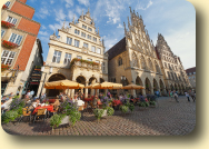 Münster in Westphalia: Prinzipalmarkt shopping arcades with town hall 